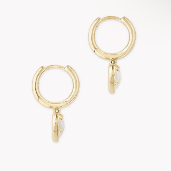 NEW Kendra Scott Ari Heart Gold Huggie Earrings in Dichroic Glass - Picture 2 of 4